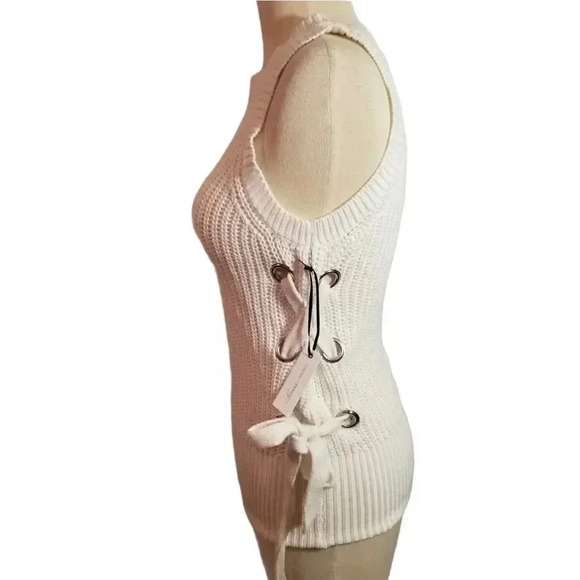 {Lovers + Friends} Short Sleeve Laced Sweater - Picture 5 of 11